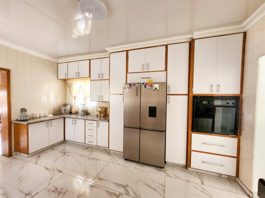 3 Bedroom Property for Sale in La Hoff North West